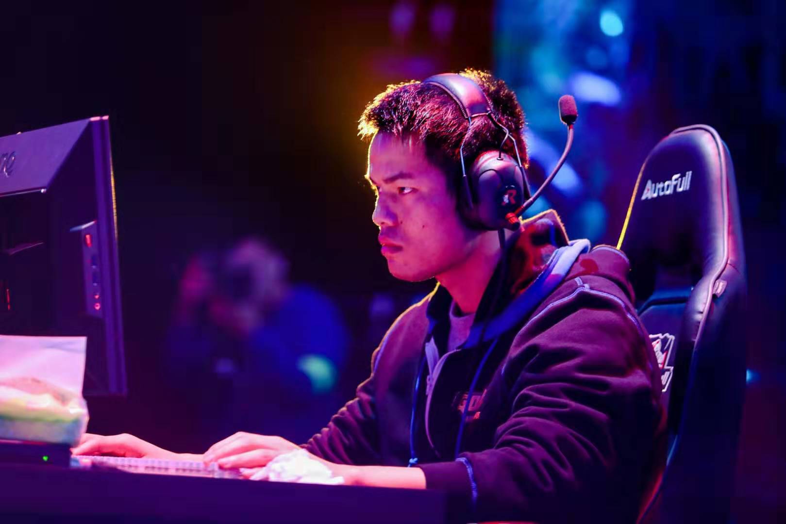 巴佩脚下 巴佩脚下